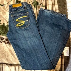 Dark blue seven7 jeans